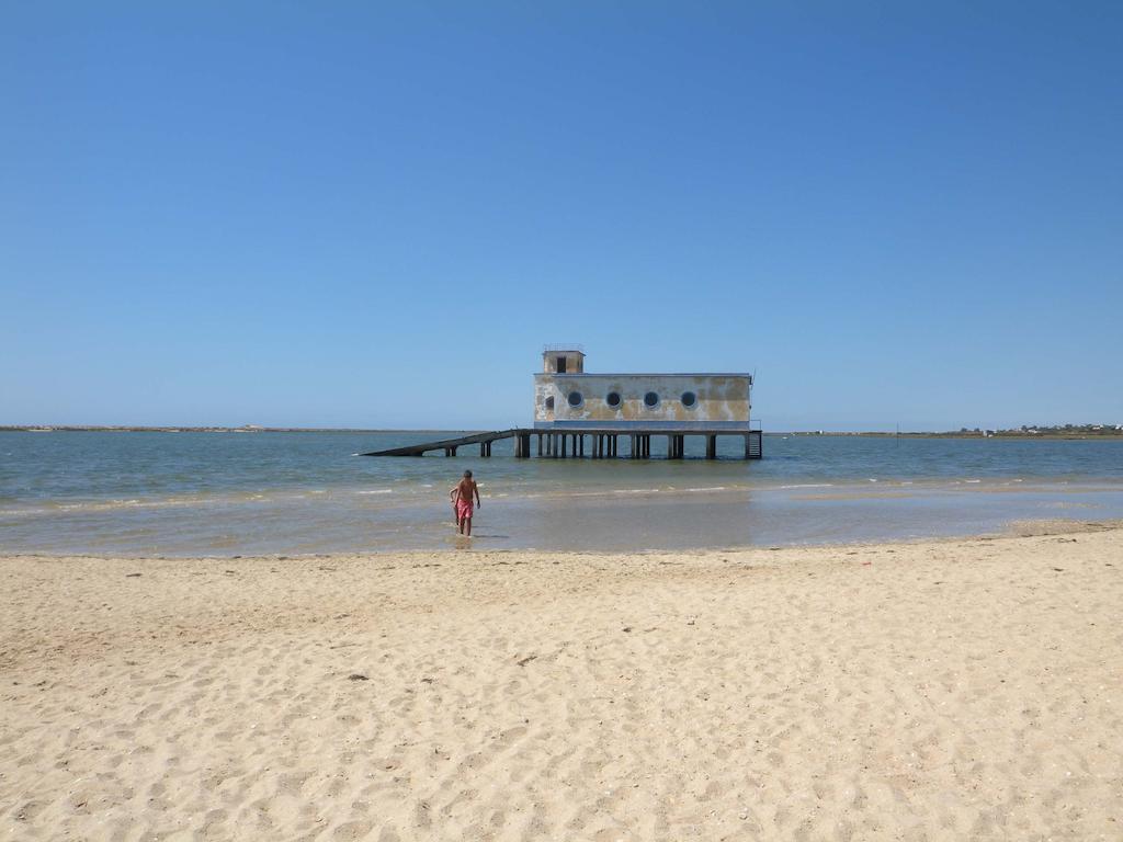 Fuzeta Beach Holiday Apartment Екстер'єр фото
